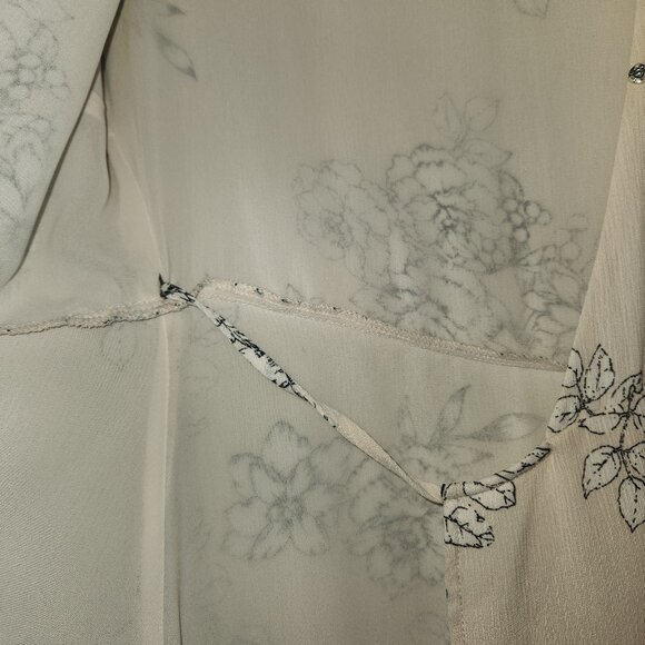 Lush Brand Floral Wrap Dress Sz XS Cream colored - Picture 6 of 12